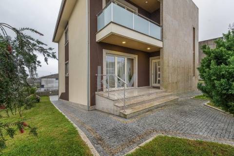 Moradia T3 em Amares 