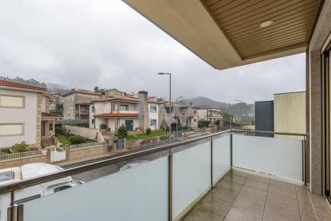 Moradia T3 em Amares 