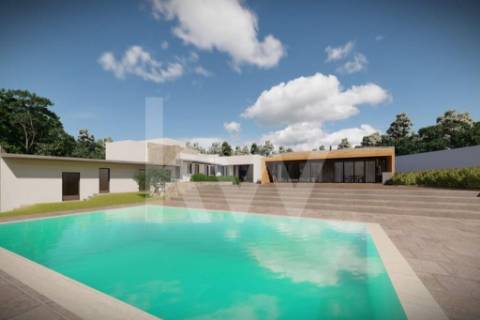 Moradia para restauro num lote de 1080 m2 em Vairão, Vila do Conde