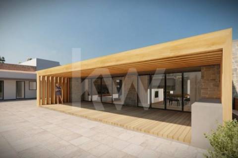 Moradia para restauro num lote de 1080 m2 em Vairão, Vila do Conde