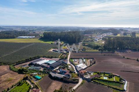 Moradia para restauro num lote de 1080 m2 em Vairão, Vila do Conde