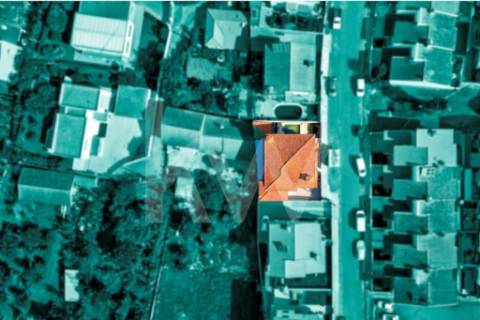 Moradia com acabamentos de luxo e piscina em Vila Verde