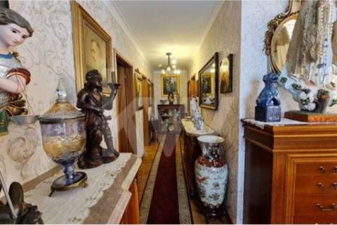 Moradia com acabamentos de luxo e piscina em Vila Verde