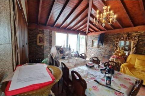 Moradia com acabamentos de luxo e piscina em Vila Verde