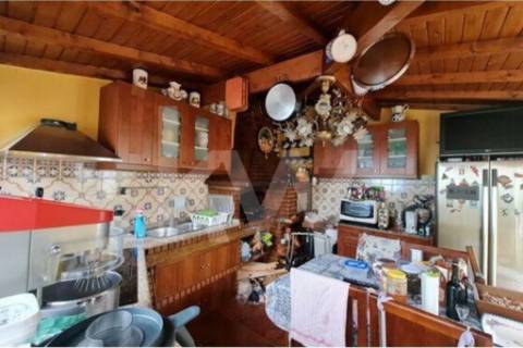 Moradia com acabamentos de luxo e piscina em Vila Verde