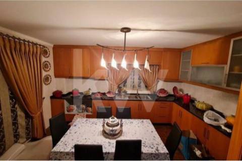 Moradia com acabamentos de luxo e piscina em Vila Verde