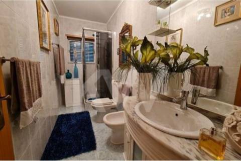 Moradia com acabamentos de luxo e piscina em Vila Verde