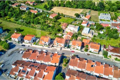 Moradia com acabamentos de luxo e piscina em Vila Verde