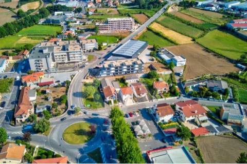 Moradia Bi-Familiar em Calendário