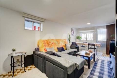 Moradia Bi-Familiar em Calendário