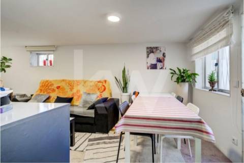 Moradia Bi-Familiar em Calendário