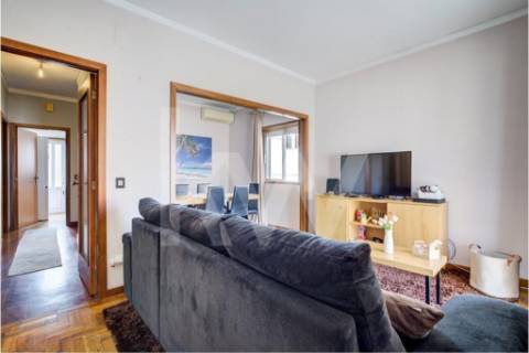 Moradia Bi-Familiar em Calendário