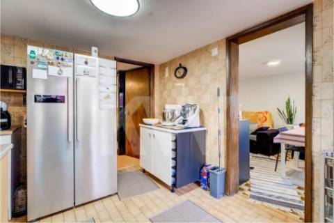 Moradia Bi-Familiar em Calendário