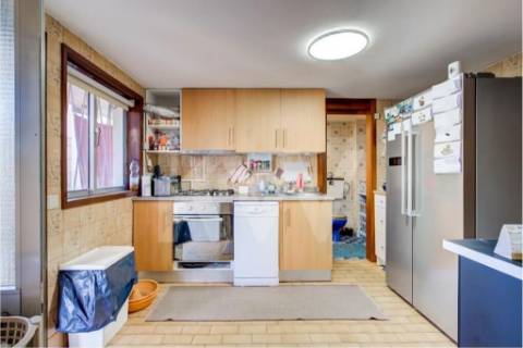 Moradia Bi-Familiar em Calendário