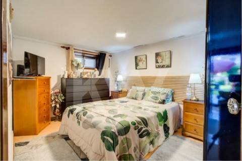 Moradia Bi-Familiar em Calendário