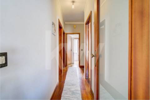 Moradia Bi-Familiar em Calendário