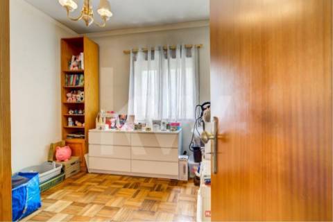 Moradia Bi-Familiar em Calendário