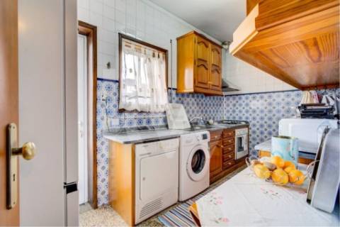 Moradia Bi-Familiar em Calendário