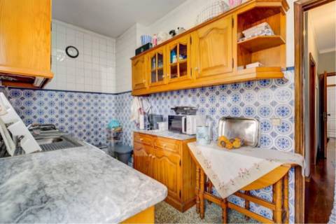 Moradia Bi-Familiar em Calendário