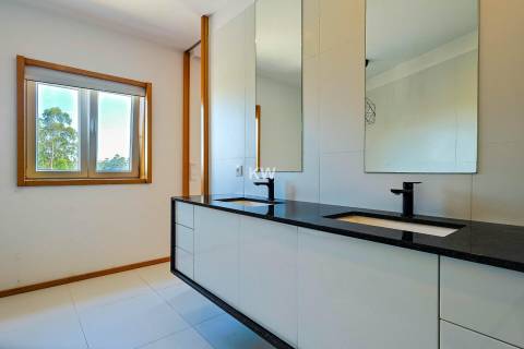 Moradia individual com Piscina terreno de 2661 m2 em Aveleda, Vila do Conde