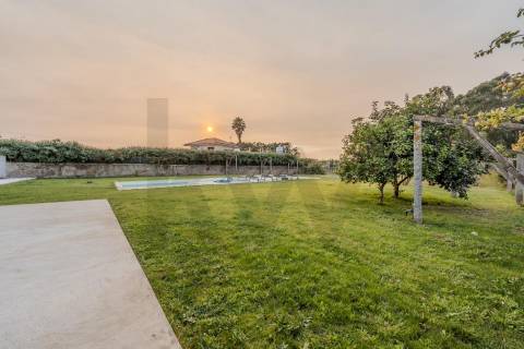 Moradia individual com Piscina terreno de 2661 m2 em Aveleda, Vila do Conde