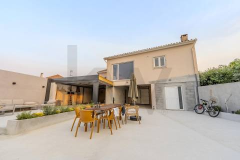 Moradia individual com Piscina terreno de 2661 m2 em Aveleda, Vila do Conde