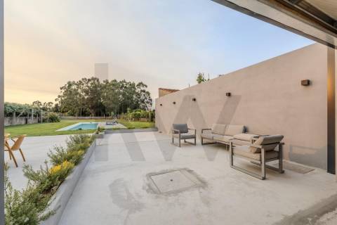 Moradia individual com Piscina terreno de 2661 m2 em Aveleda, Vila do Conde
