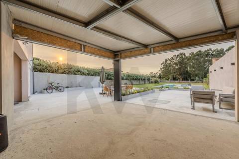 Moradia individual com Piscina terreno de 2661 m2 em Aveleda, Vila do Conde