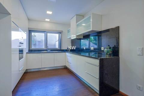 Moradia individual com Piscina terreno de 2661 m2 em Aveleda, Vila do Conde