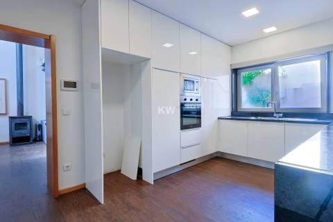 Moradia individual com Piscina terreno de 2661 m2 em Aveleda, Vila do Conde