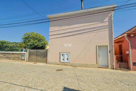 Moradia individual com Piscina terreno de 2661 m2 em Aveleda, Vila do Conde