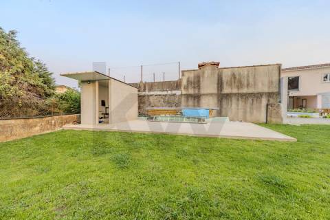 Moradia individual com Piscina terreno de 2661 m2 em Aveleda, Vila do Conde