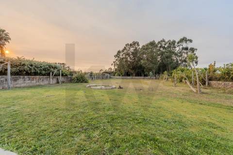 Moradia individual com Piscina terreno de 2661 m2 em Aveleda, Vila do Conde
