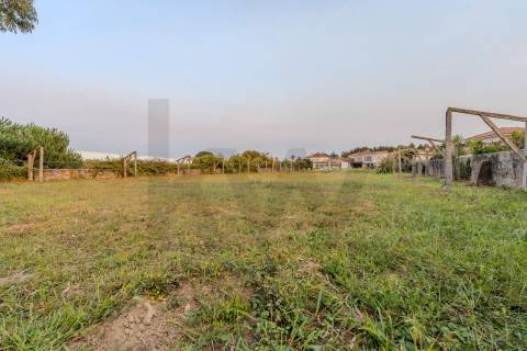 Moradia individual com Piscina terreno de 2661 m2 em Aveleda, Vila do Conde