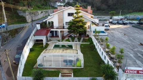 Moradia independente T6 com Piscina aquecida