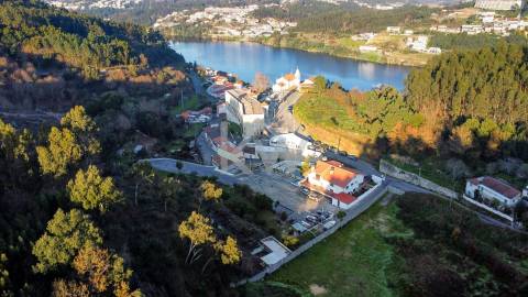 Moradia independente T6 com Piscina aquecida