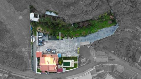 Moradia independente T6 com Piscina aquecida