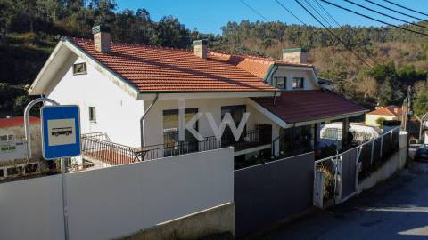 Moradia independente T6 com Piscina aquecida