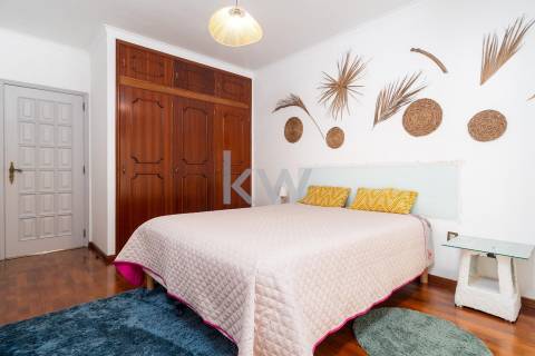 Moradia independente T6 com Piscina aquecida