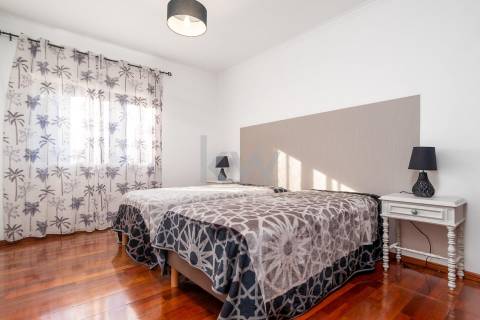 Moradia independente T6 com Piscina aquecida