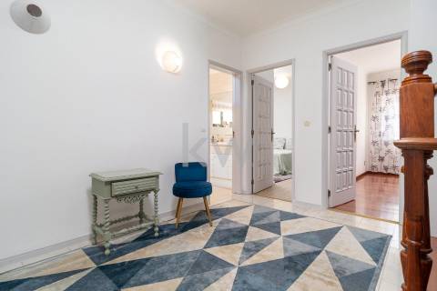 Moradia independente T6 com Piscina aquecida