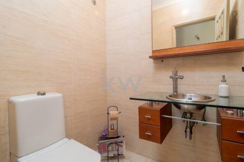 Moradia independente T6 com Piscina aquecida