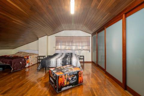 Moradia independente T6 com Piscina aquecida