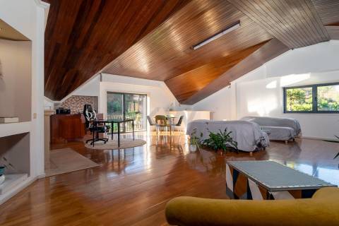 Moradia independente T6 com Piscina aquecida