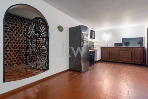 Moradia independente T6 com Piscina aquecida