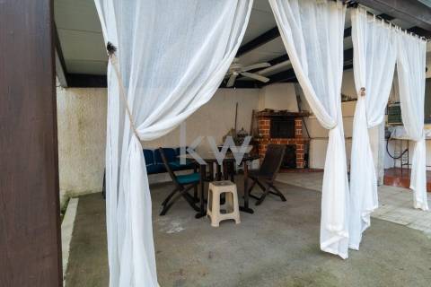 Moradia independente T6 com Piscina aquecida