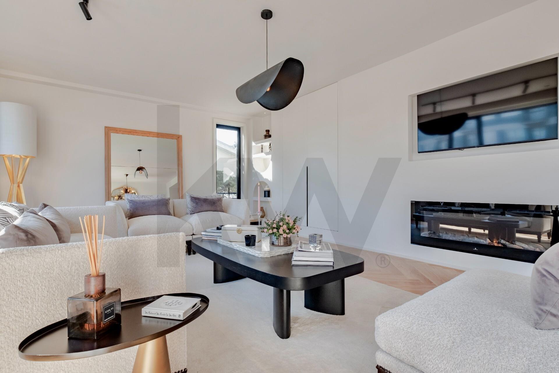Exclusivo T3+1 de luxo na Av. Antunes Guimarães. Luz, espaço e distinção.