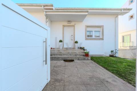 .Moradia T4+1 em Vila do Conte 4 frentes 