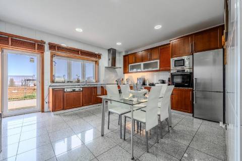 .Moradia T4+1 em Vila do Conte 4 frentes 