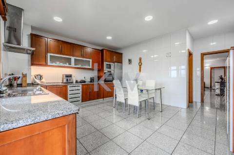 .Moradia T4+1 em Vila do Conte 4 frentes 